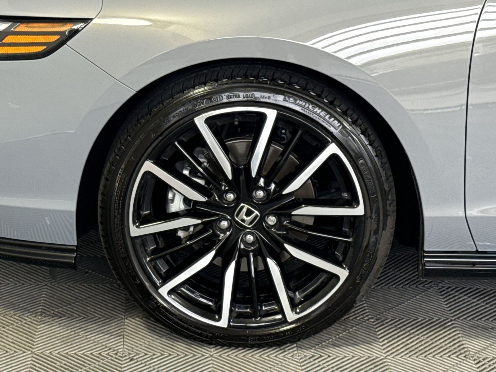 Used 2025 Honda Accord Touring image 12