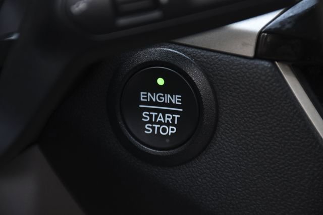 Used 2022 Ford Escape SE image 17