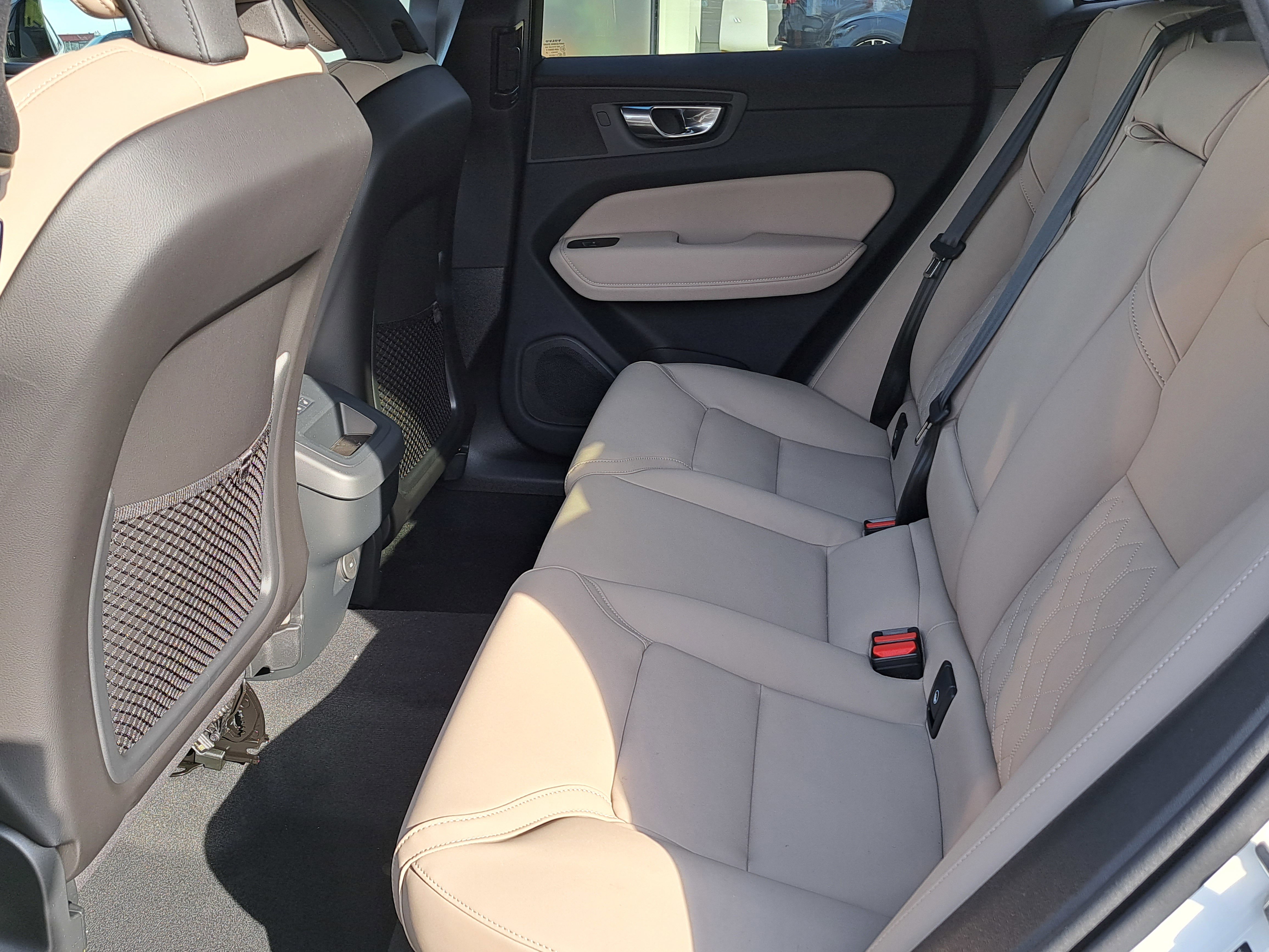 New 2026 Volvo XC60 B5 Core w/ Climate Package AWD/4WD image 7