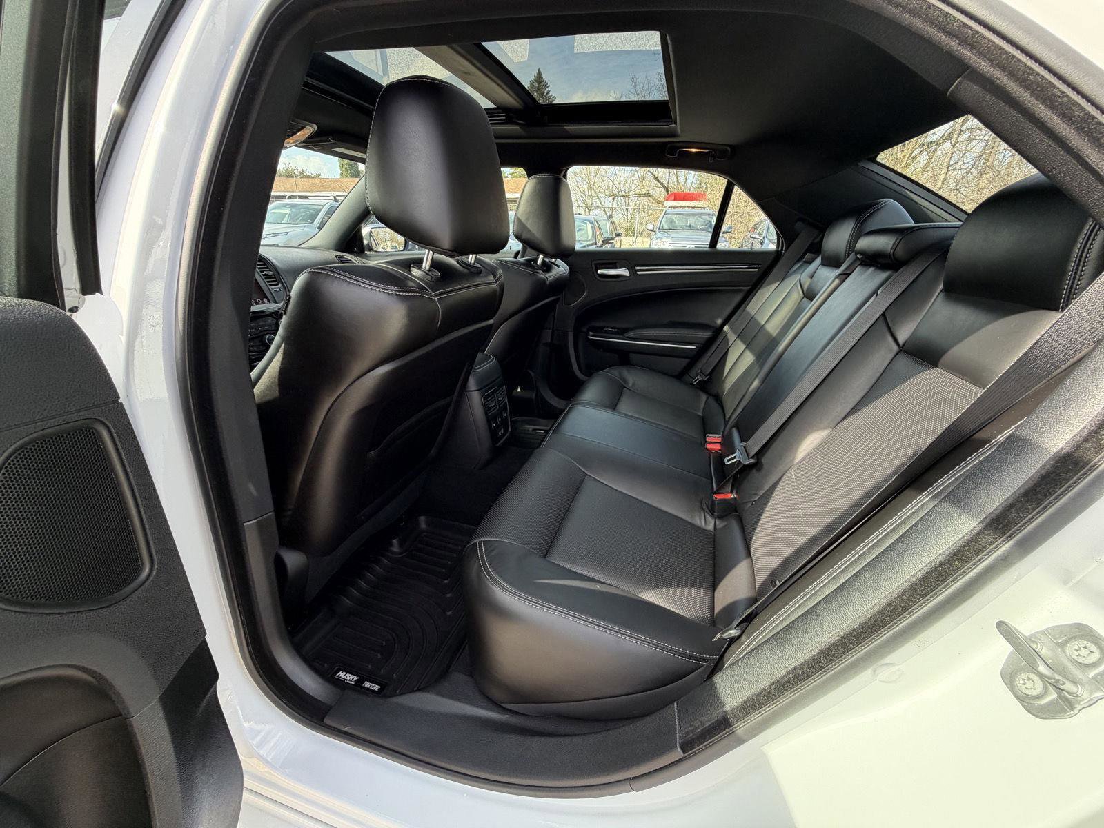 Used 2022 Chrysler 300 S w/ Comfort Group RWD image 20