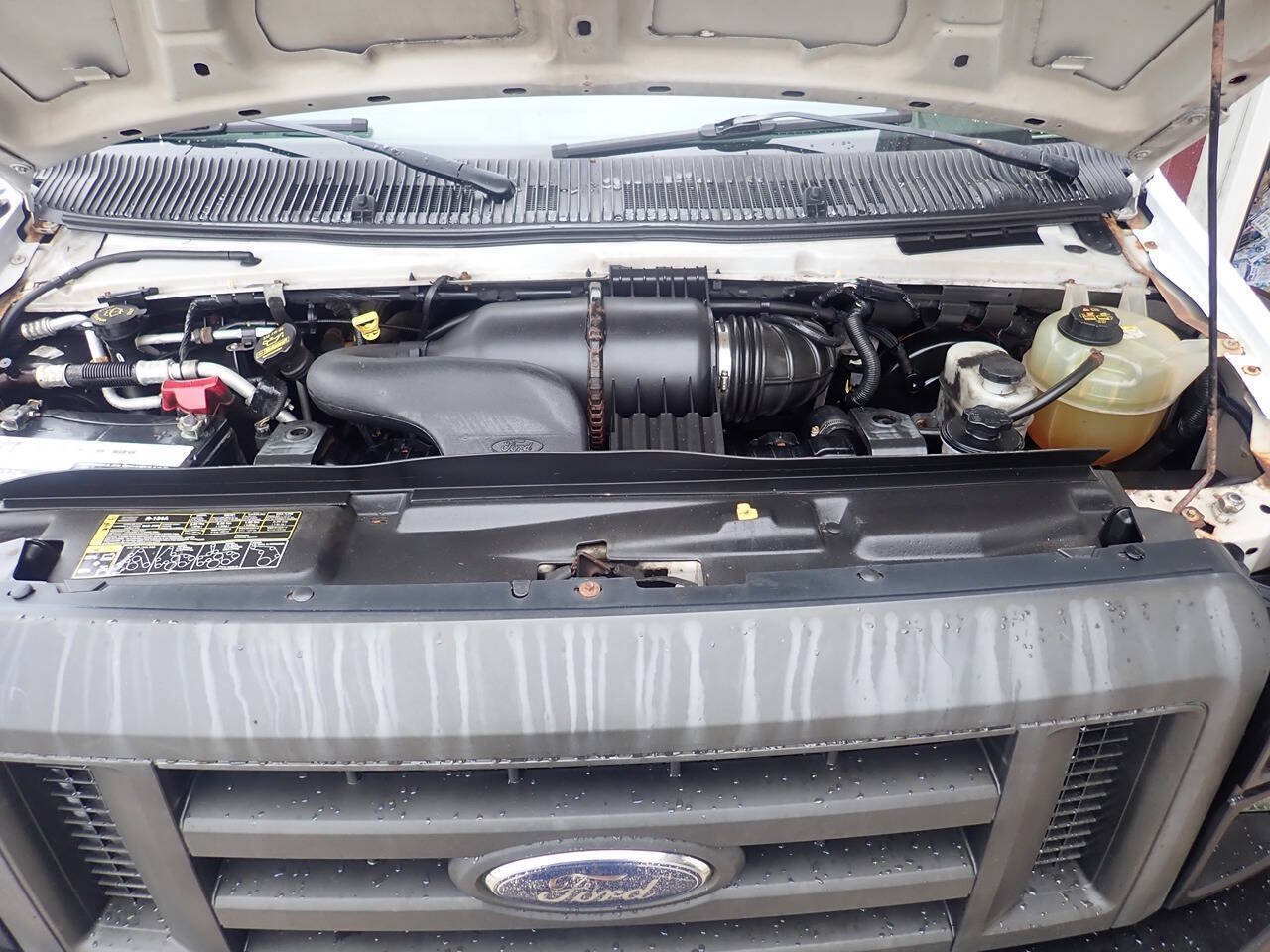 Used 2012 Ford E-250 and Econoline 250 w/ Commercial Cargo Van Pkg RWD image 33
