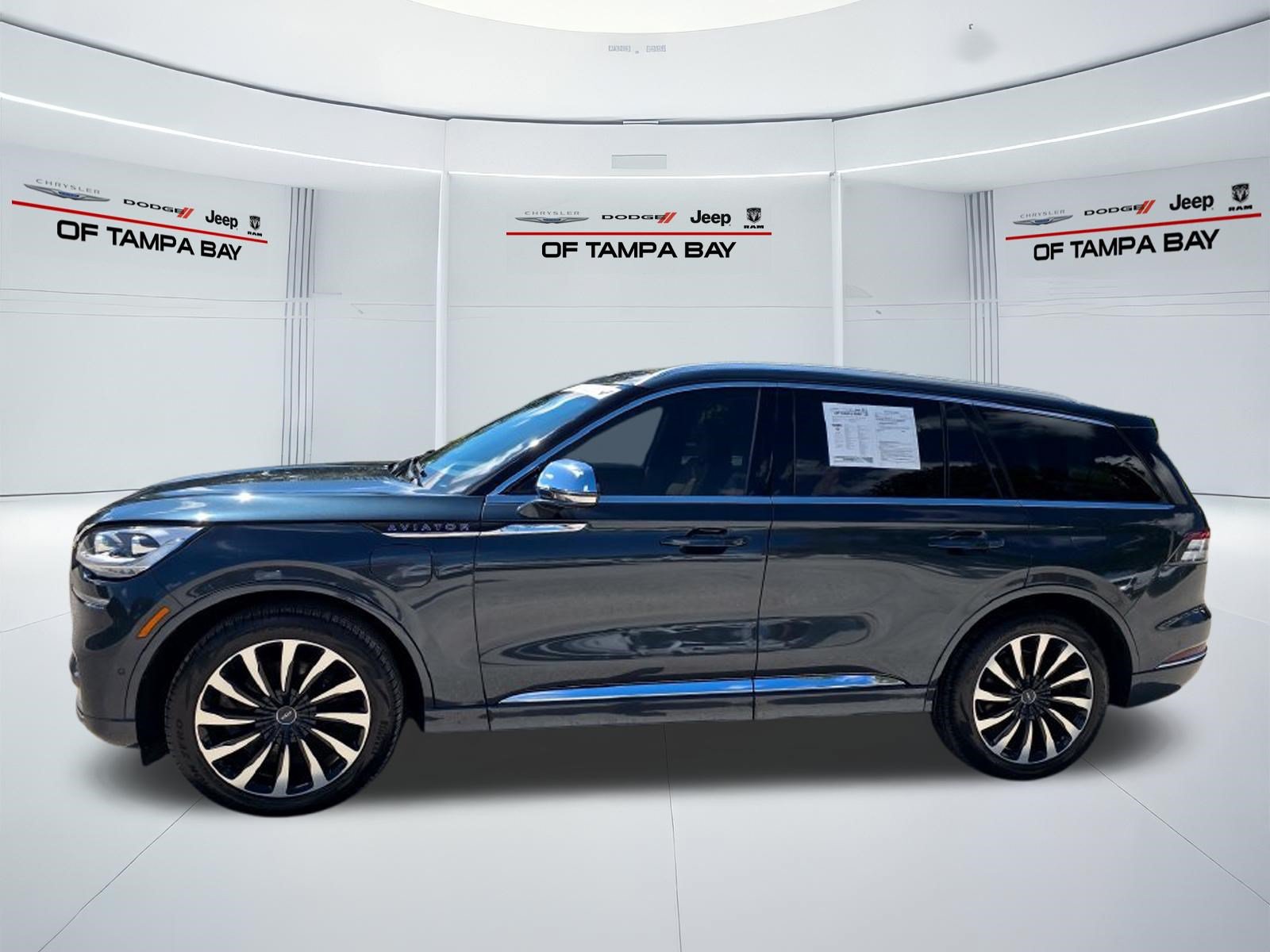 Used 2020 Lincoln Aviator Black Label Grand Touring w/ Class IV Trailer Tow Package AWD/4WD image 3