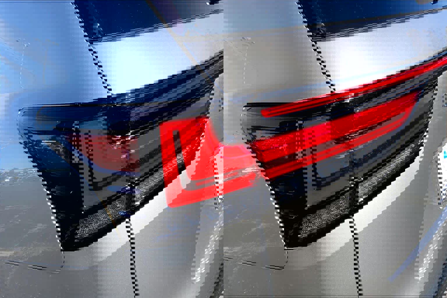 Used 2024 Lexus LX 600 4WD w/ Luxury Package image 28