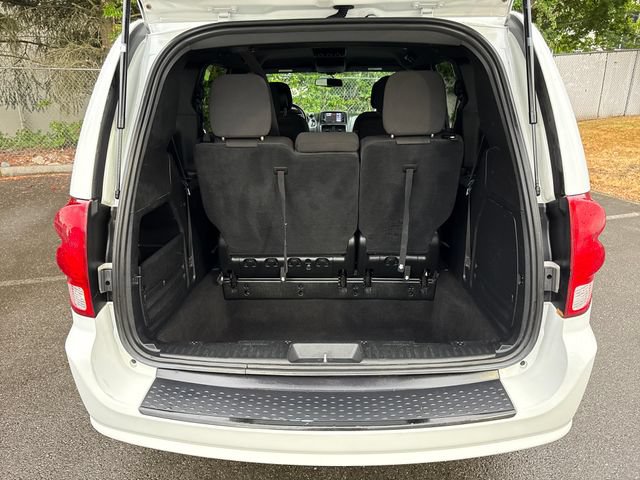 Used 2018 Dodge Grand Caravan SE FWD image 14