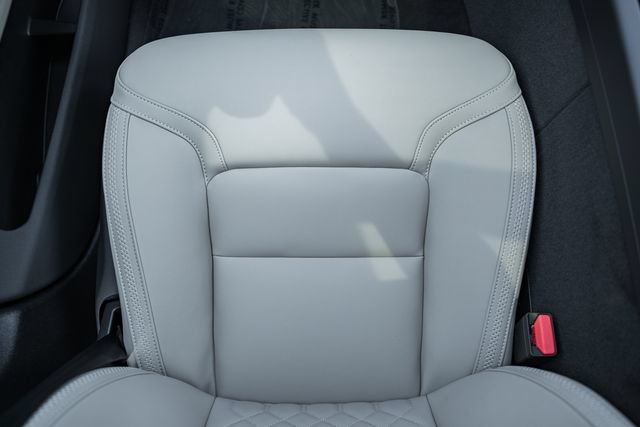 New 2027 Volvo XC60 B5 Plus AWD/4WD image 32