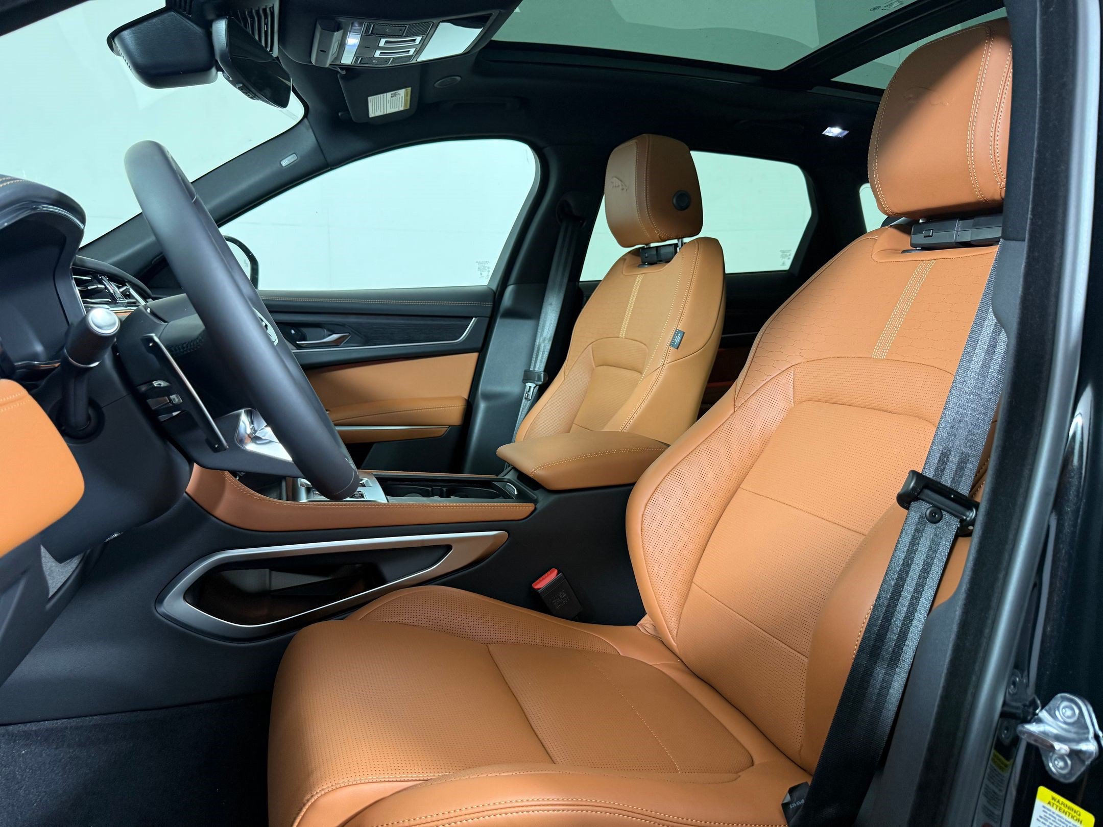 New 2026 Jaguar F-PACE R-Dynamic S AWD/4WD image 27