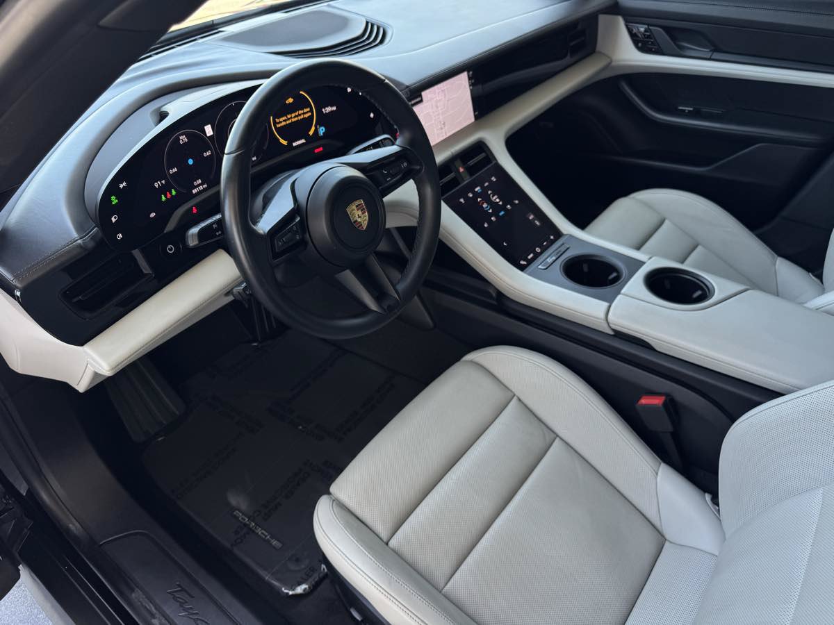 Used 2021 Porsche Taycan RWD image 17
