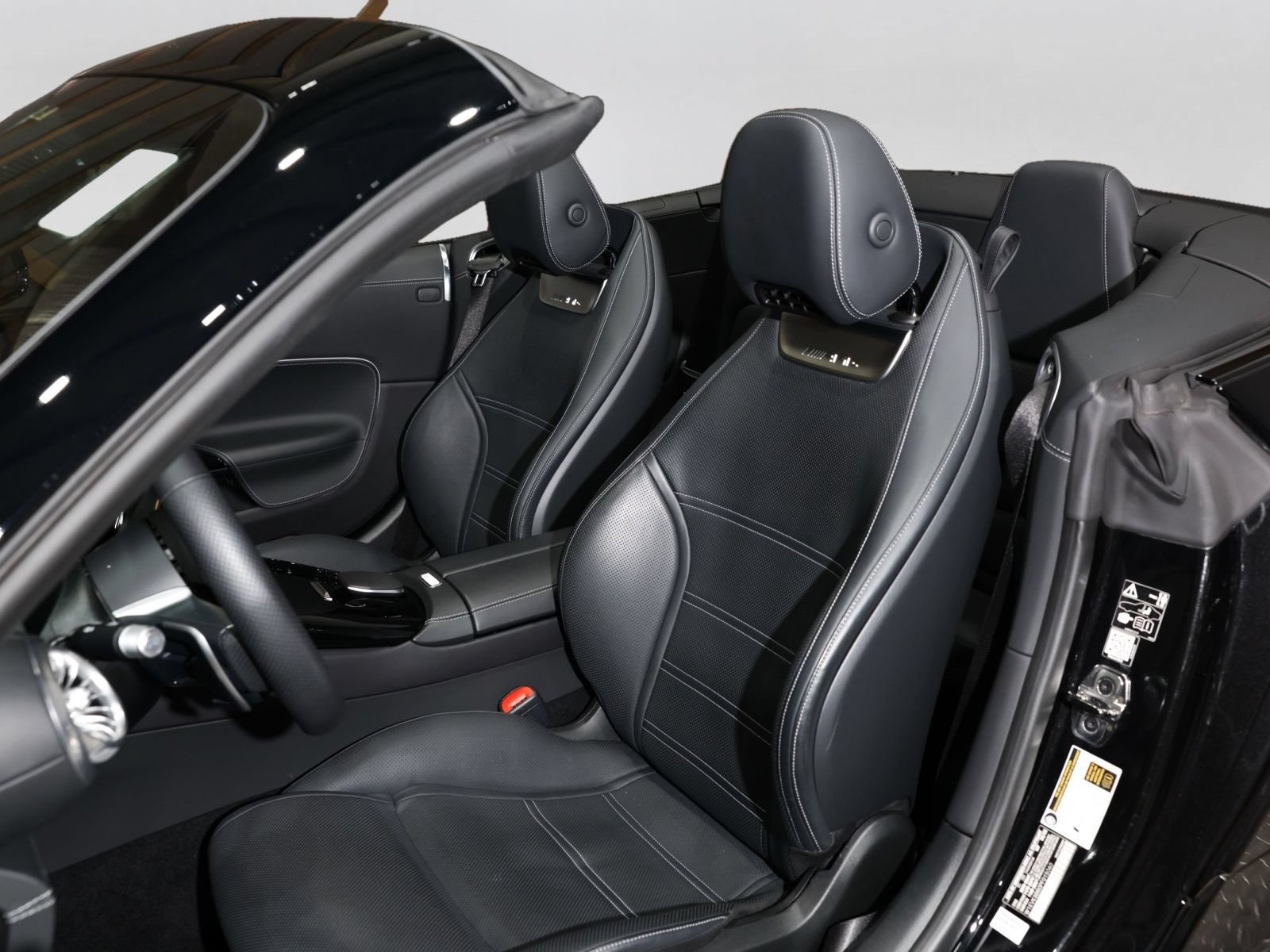 Used 2023 Mercedes-Benz SL 63 AMG 4MATIC image 31