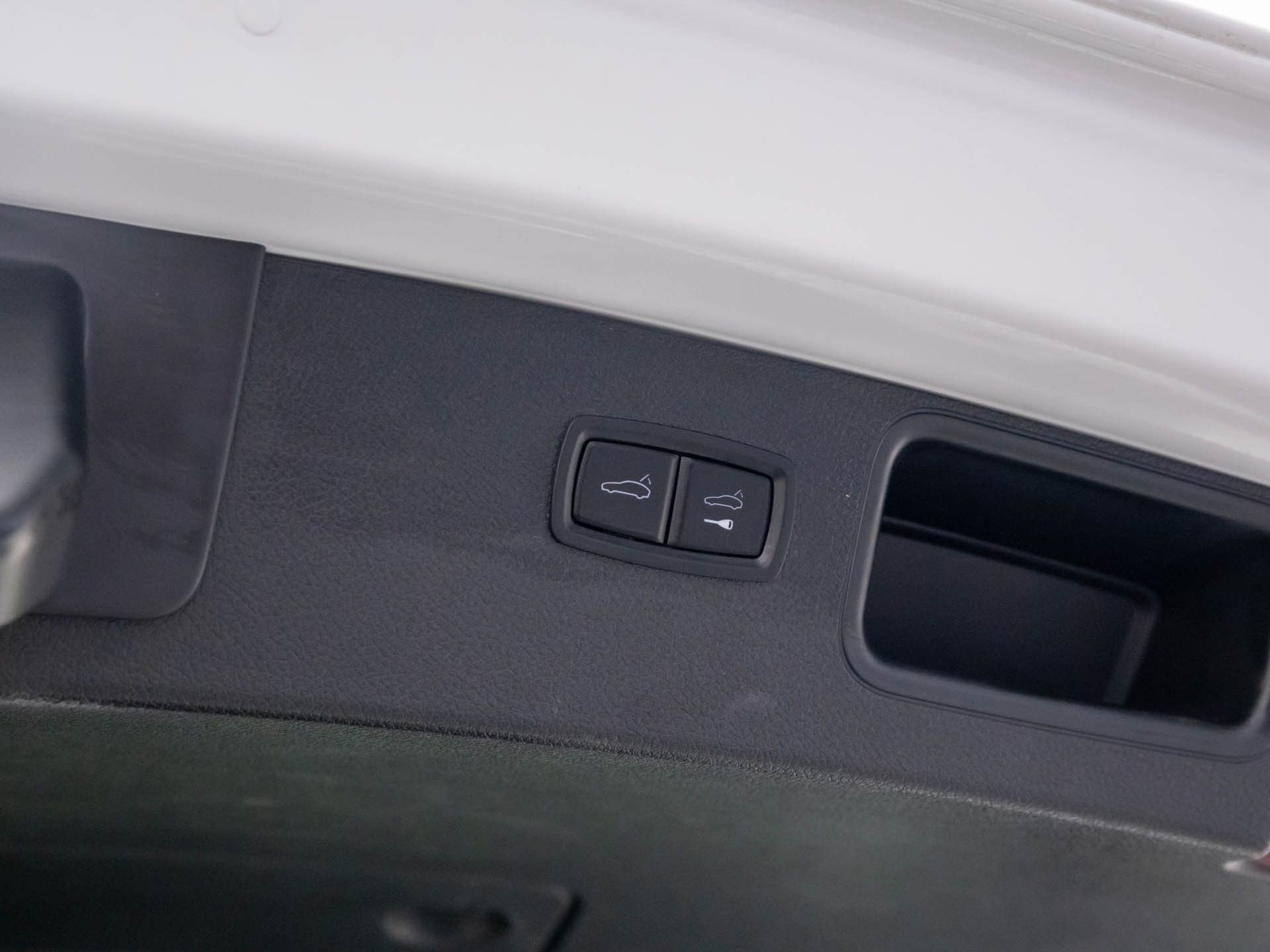 Certified 2023 Porsche Macan Turbo image 28