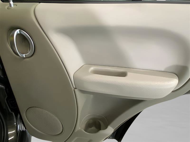 Used 2005 Jeep Liberty Limited image 29