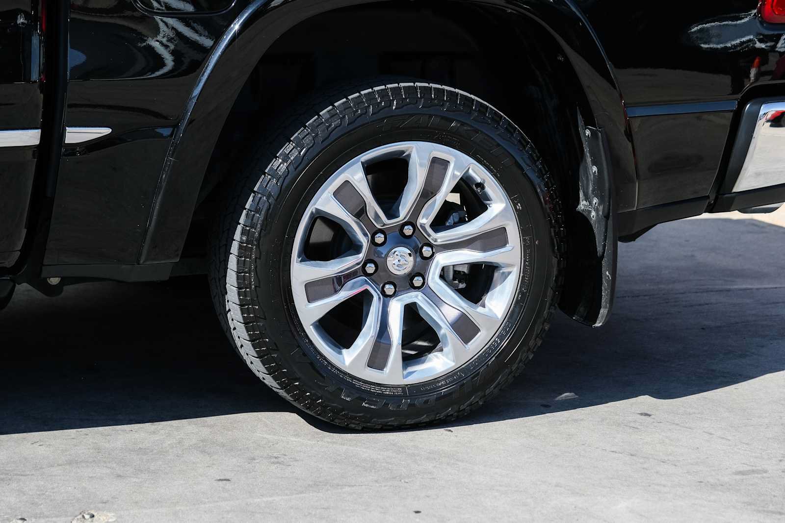 Used 2022 RAM 1500 Limited AWD/4WD image 22