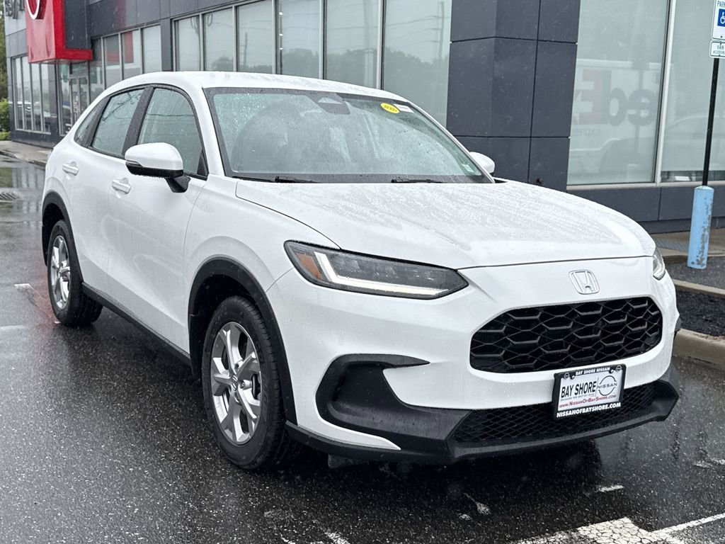 Used 2025 Honda HR-V LX image 2