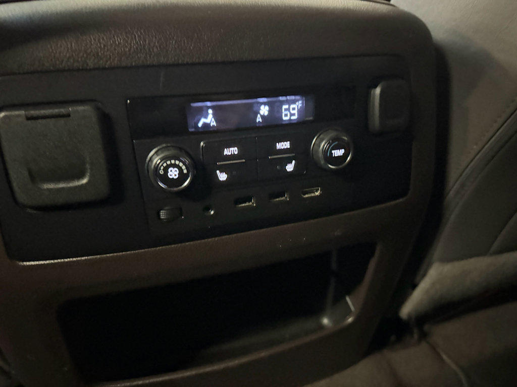 Used 2020 GMC Yukon Denali w/ Open Road Package image 24