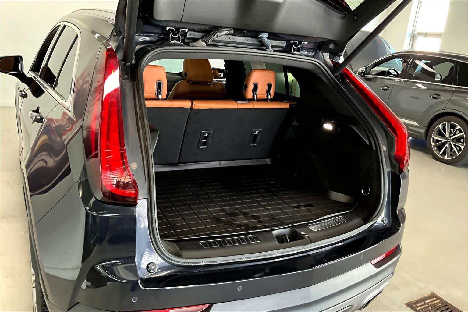 Used 2023 Cadillac XT4 Premium Luxury image 17