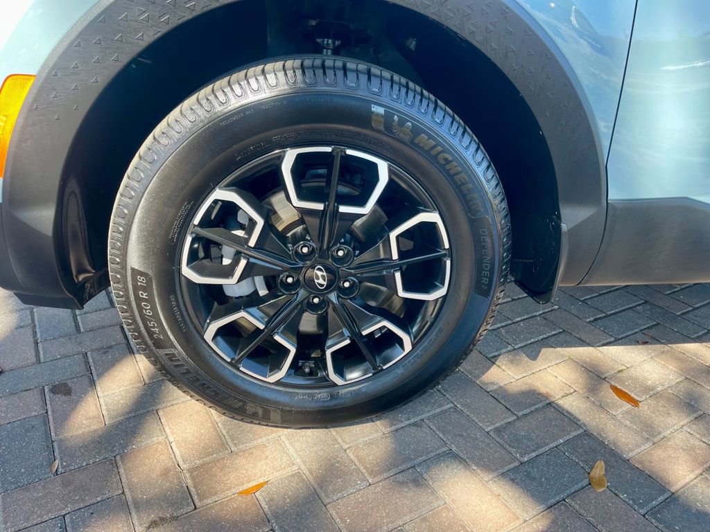 Used 2022 Hyundai Santa Cruz SEL Premium image 9