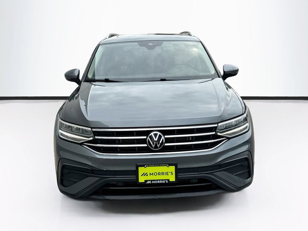 Used 2022 Volkswagen Tiguan SE AWD/4WD image 2