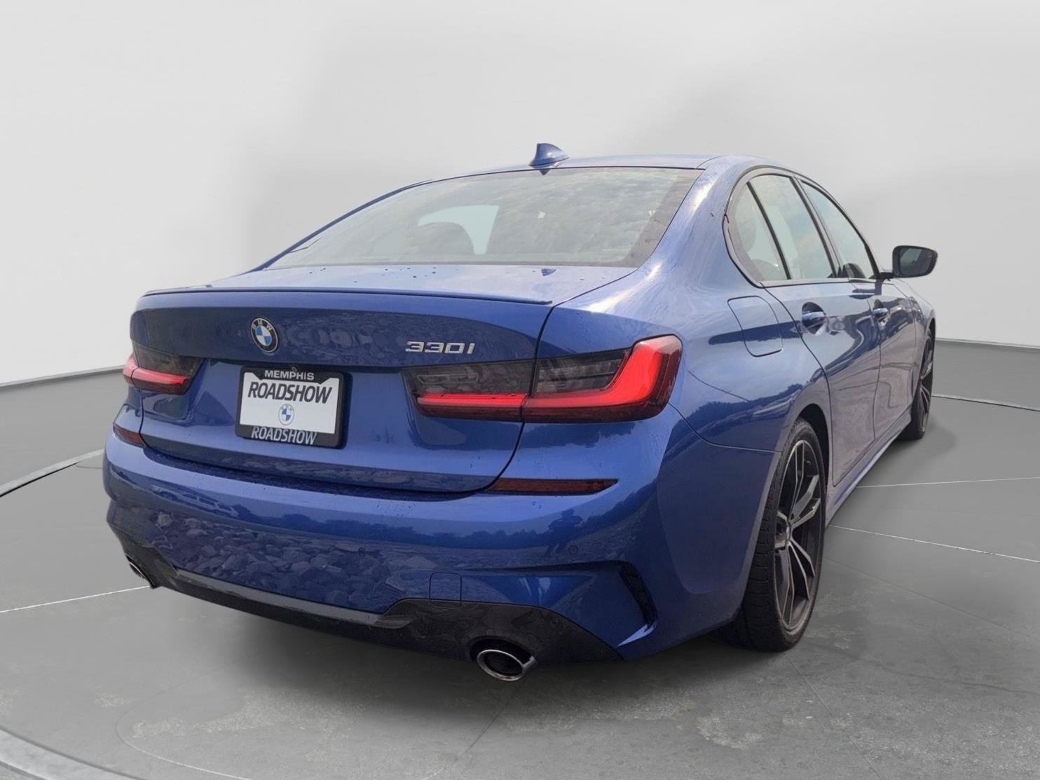 Used 2022 BMW 330i Sedan w/ M Sport Package RWD image 5