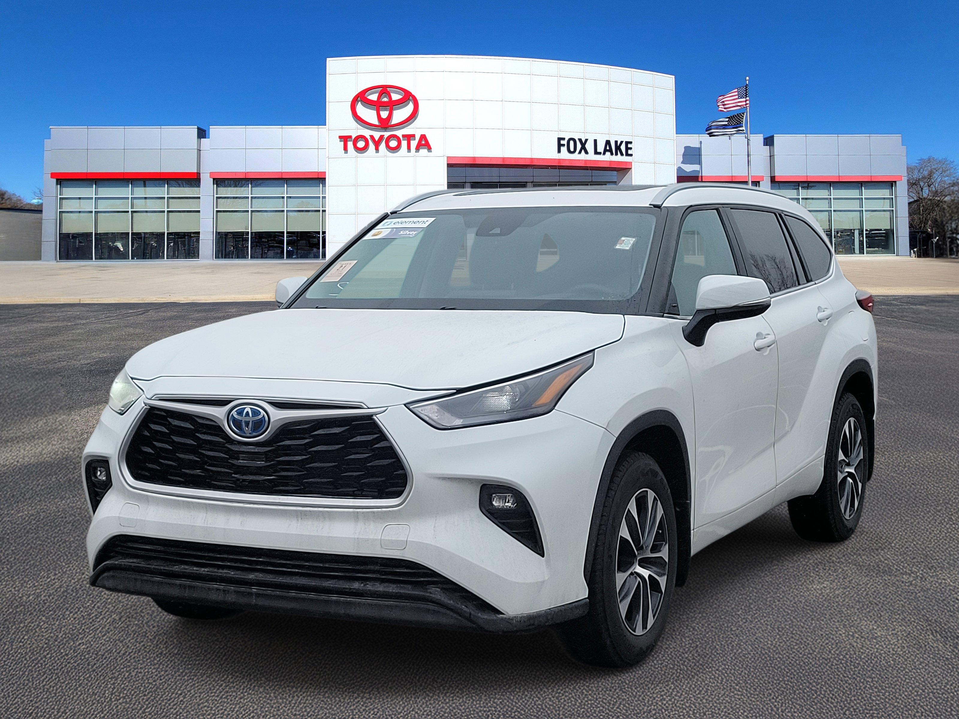 Used 2024 Toyota Highlander XLE image 2