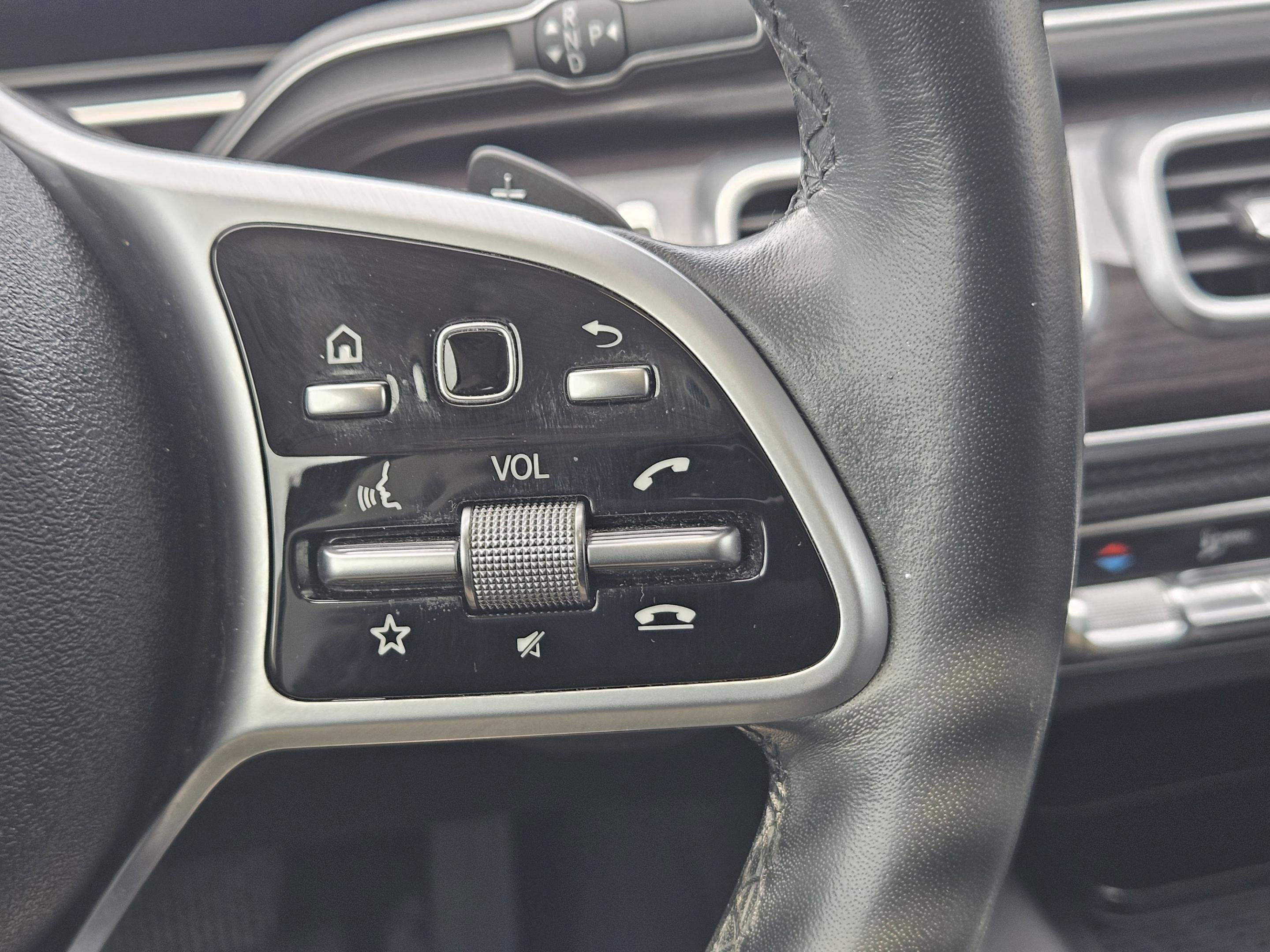 Used 2020 Mercedes-Benz GLS 450 4MATIC image 21