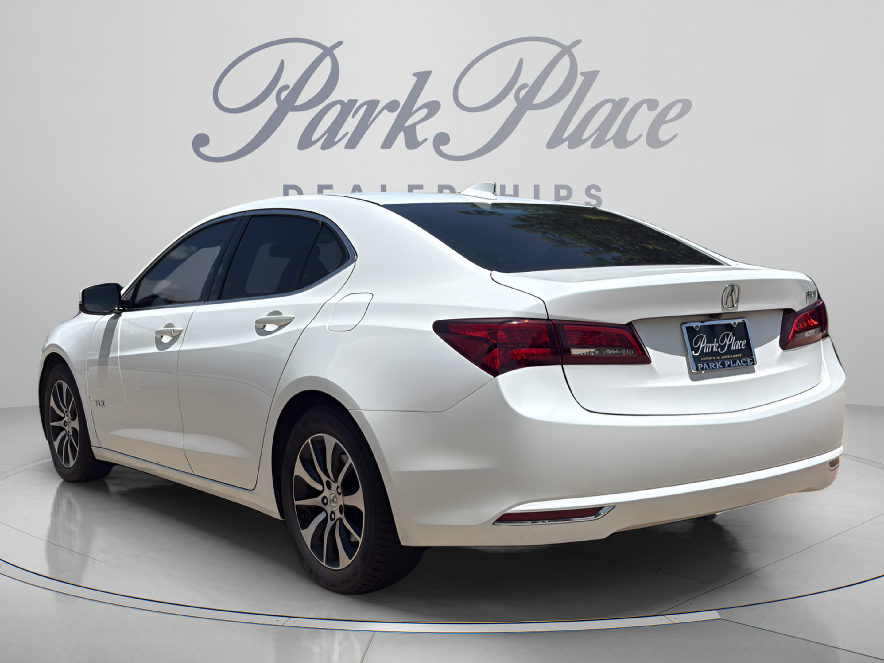 Used 2017 Acura TLX FWD image 3