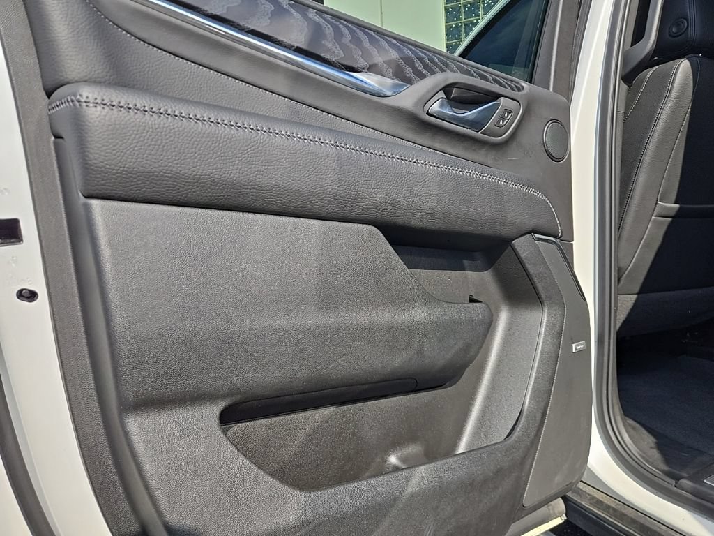 Used 2023 GMC Yukon XL Denali AWD/4WD image 41