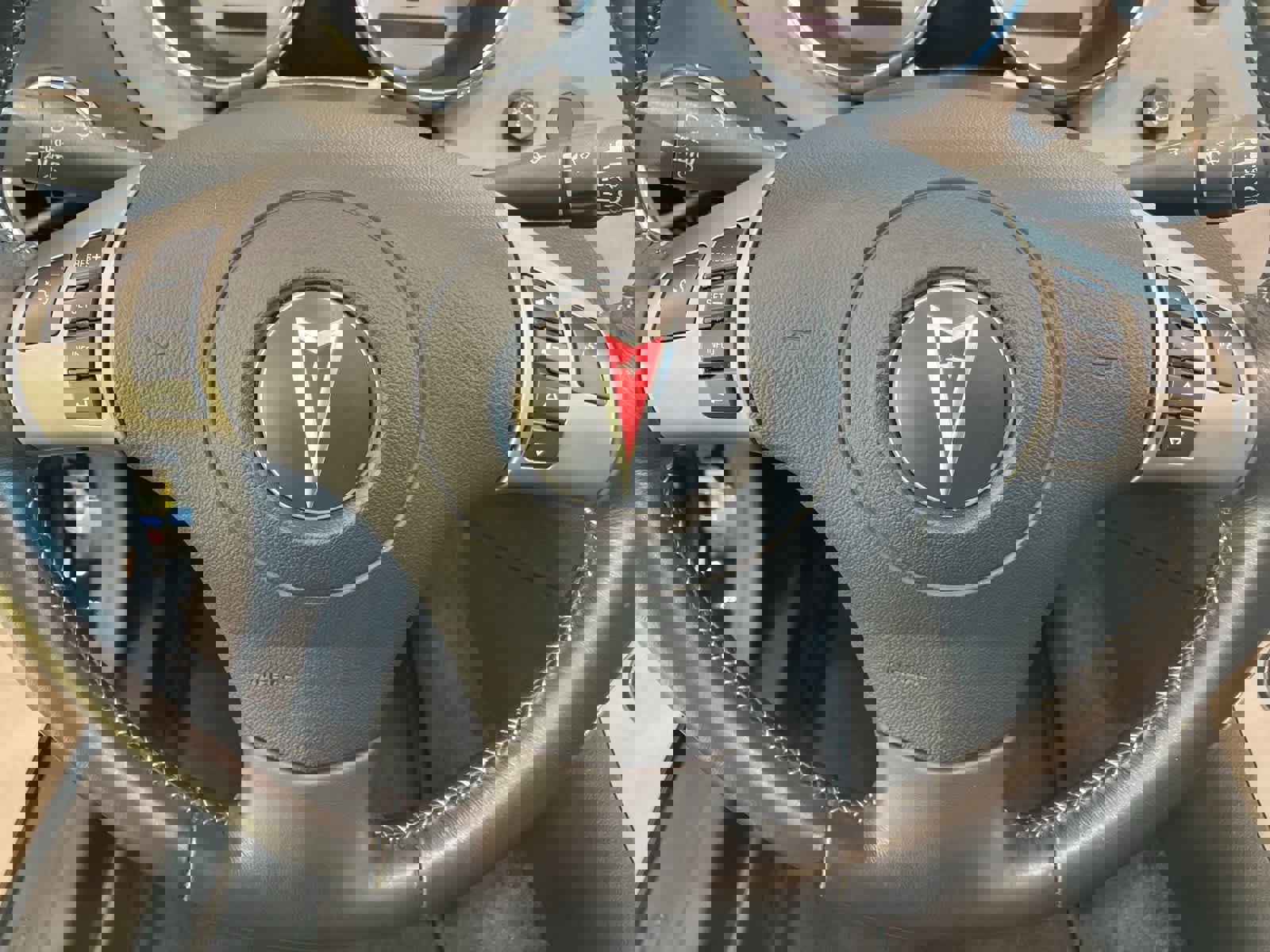 Used 2007 Pontiac Solstice Convertible w/ Premium Package image 12