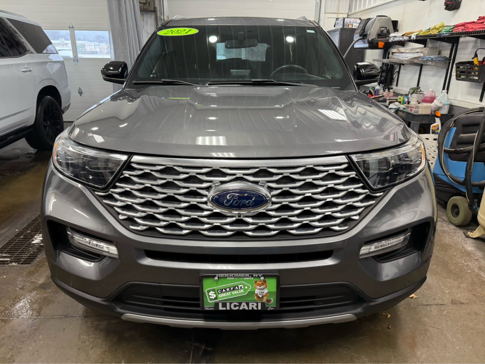 Used 2021 Ford Explorer Platinum w/ Equipment Group 601A image 2