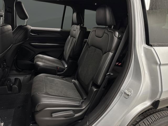 New 2025 Jeep Grand Cherokee L Altitude image 28