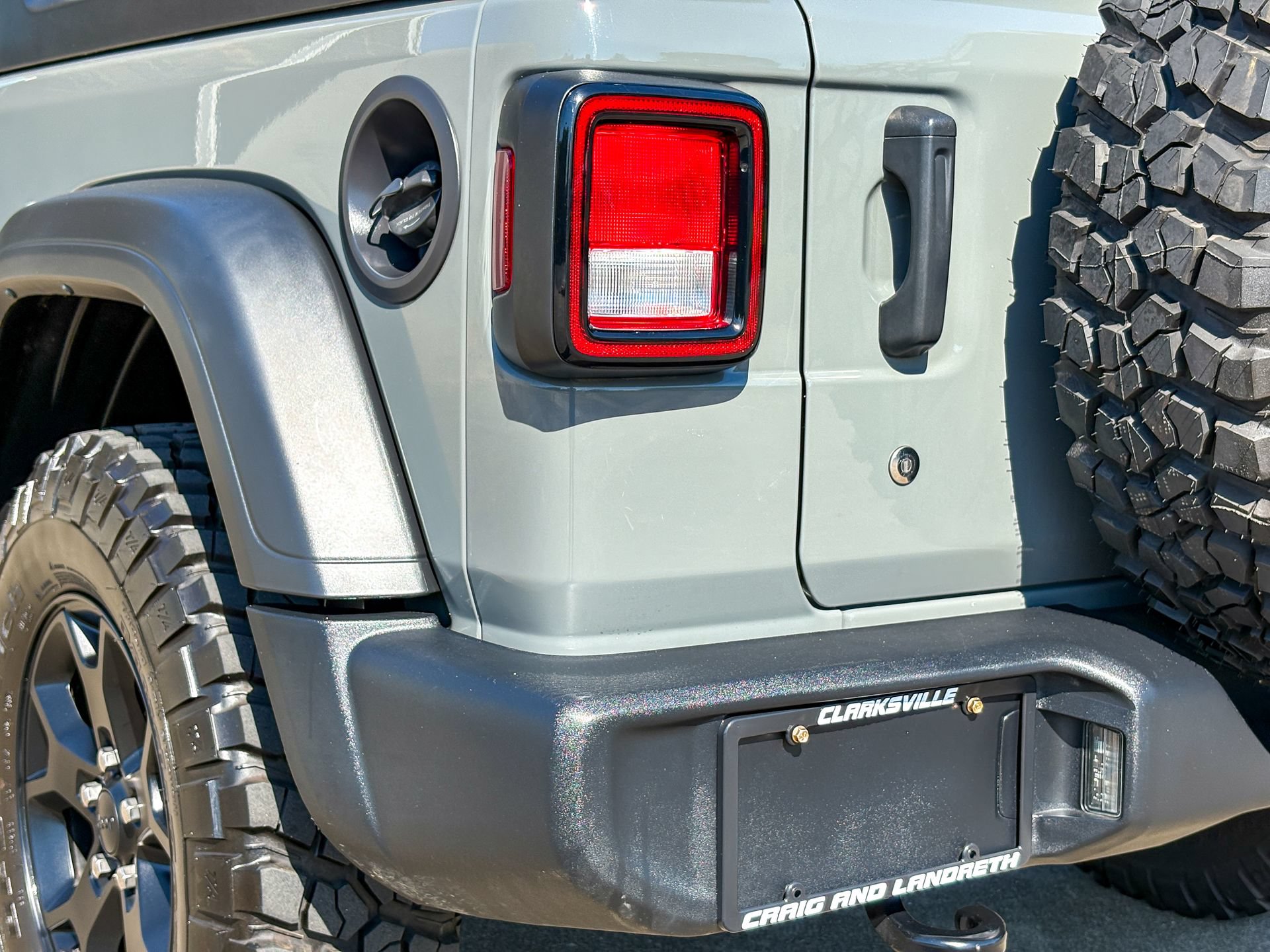 Used 2022 Jeep Wrangler Sport AWD/4WD image 9