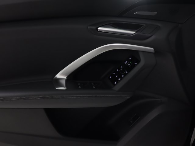 Certified 2025 Audi Q5 Premium Plus AWD/4WD image 11