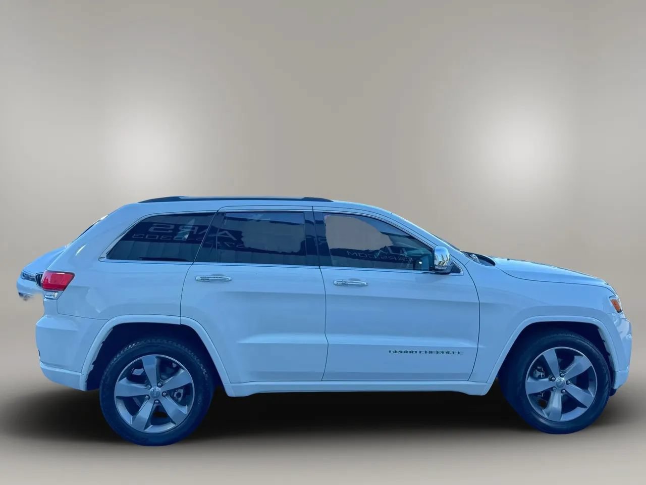 Used 2015 Jeep Grand Cherokee Overland RWD image 4