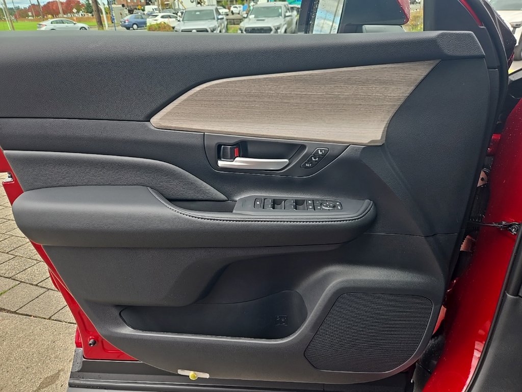 New 2026 Toyota Grand Highlander AWD image 17