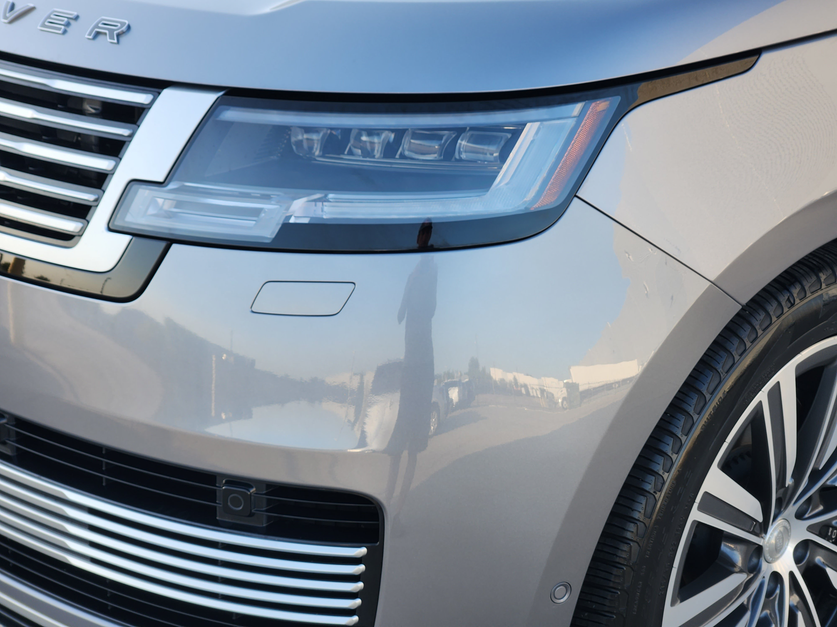 Certified 2023 Land Rover Range Rover SV AWD/4WD image 33