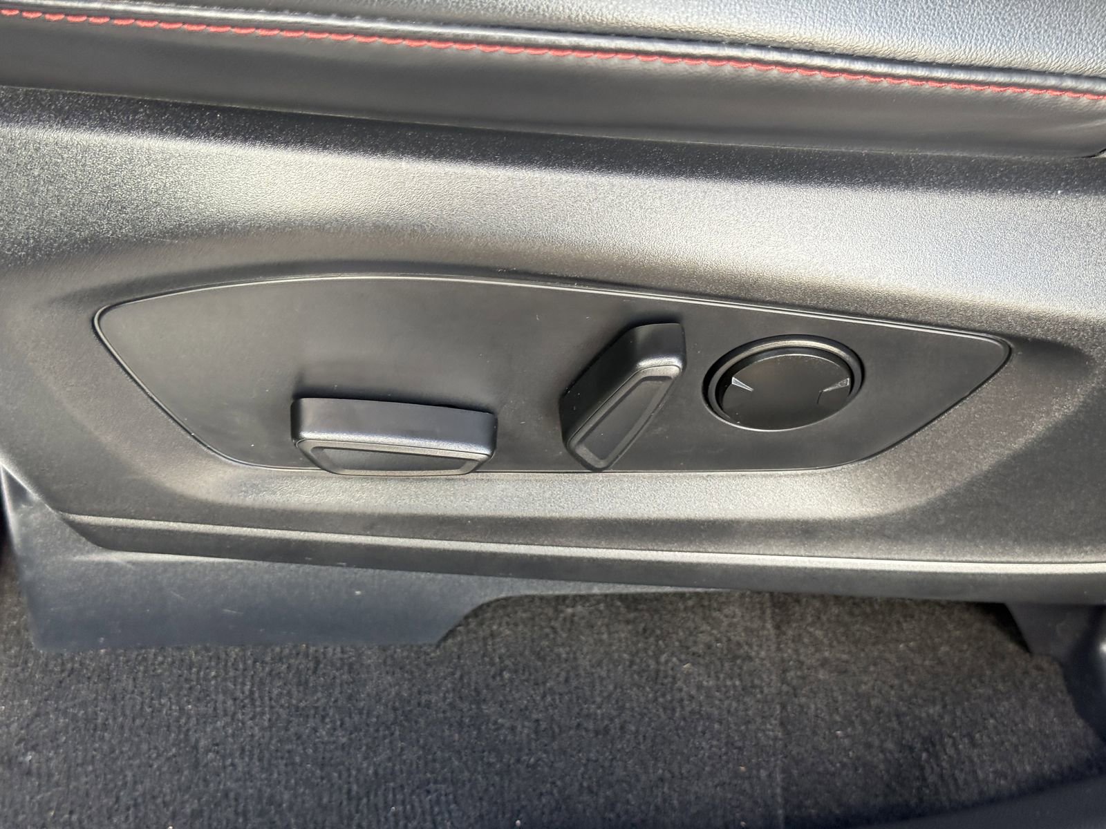 Certified 2025 Ford Explorer ST-Line image 20