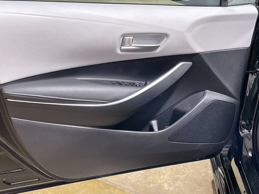 Used 2022 Toyota Corolla SE FWD image 12