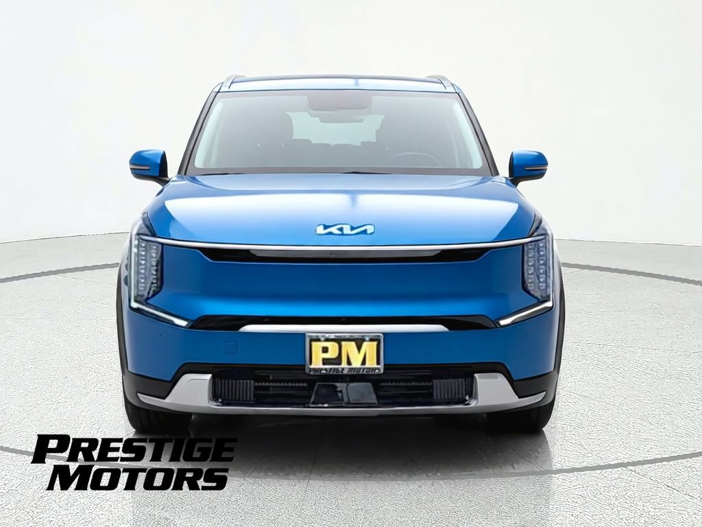 Used 2024 Kia EV9 Land AWD/4WD image 2