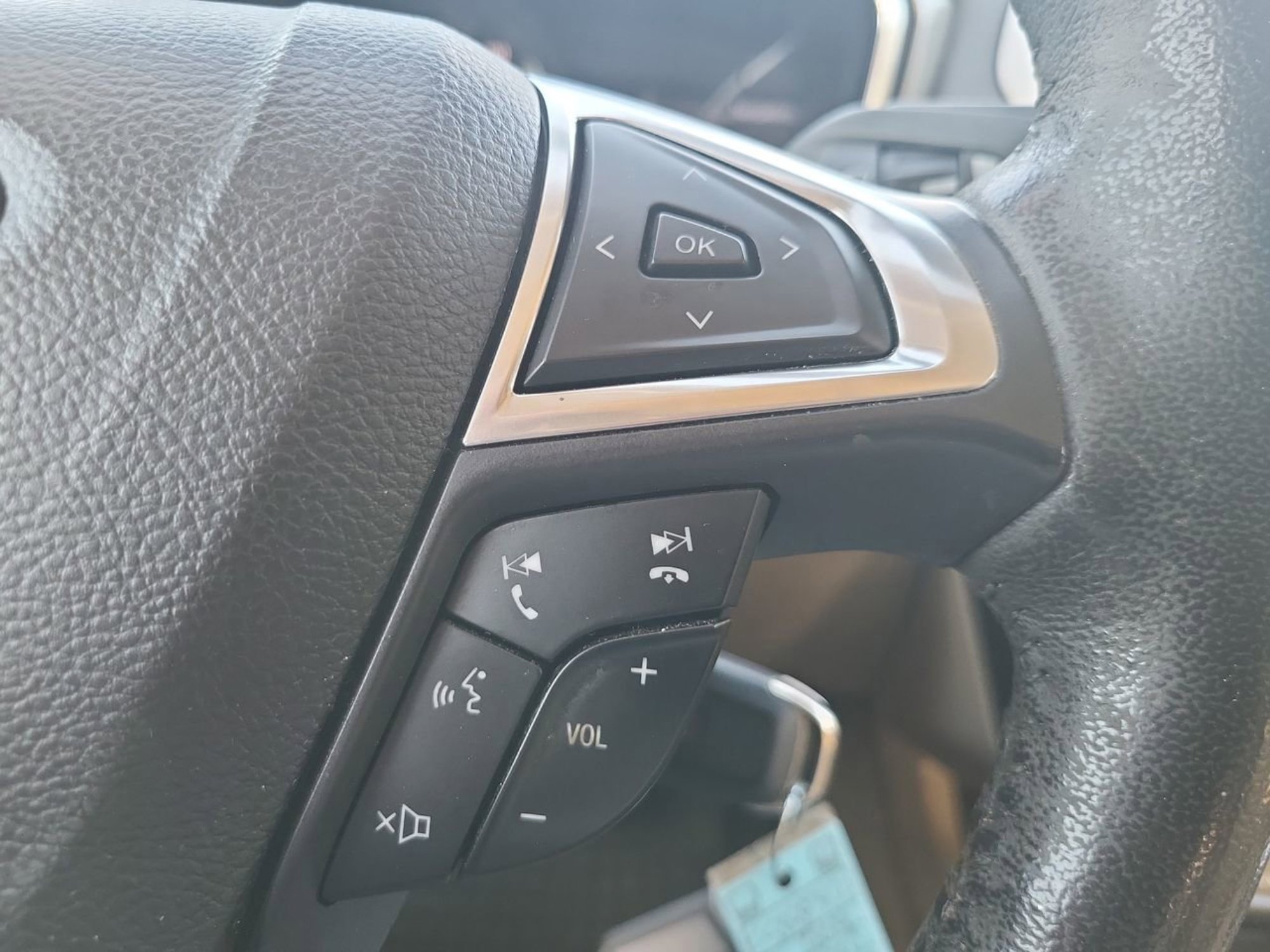 Used 2014 Ford Fusion SE w/ Equipment Group 202A image 25