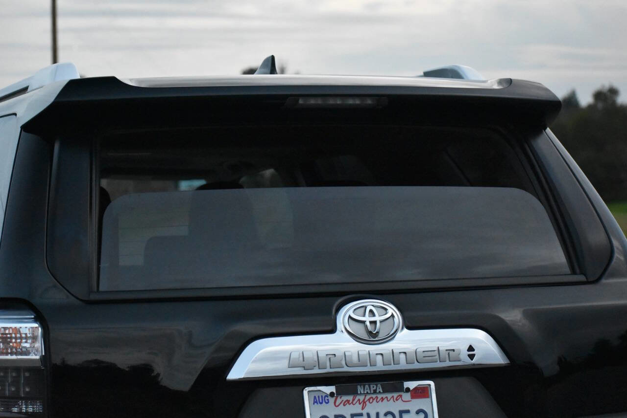 Used 2016 Toyota 4Runner Limited image 12