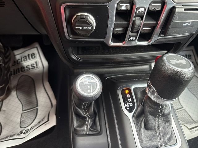 Used 2020 Jeep Wrangler Unlimited Sahara AWD/4WD image 17