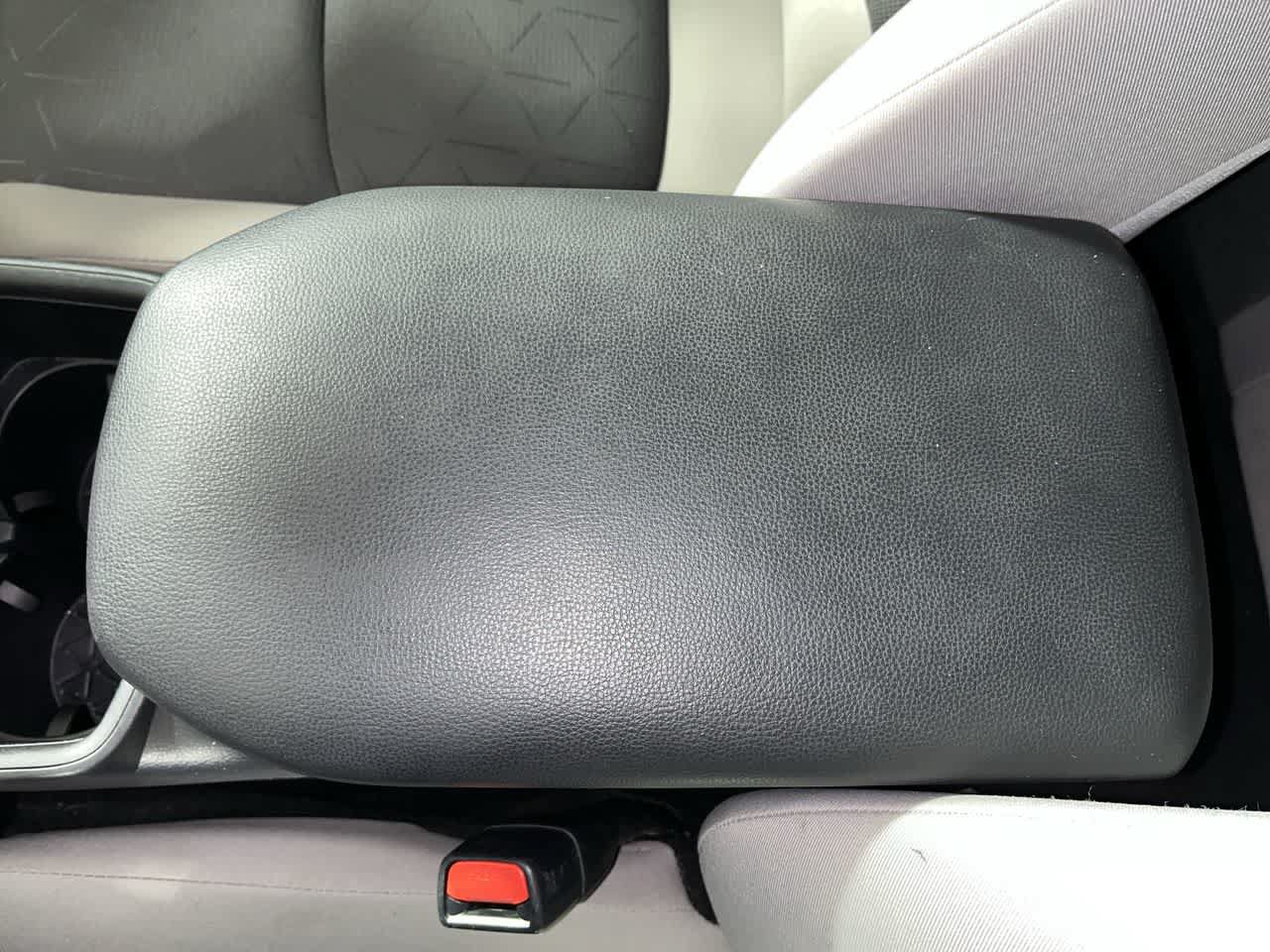 Used 2025 Toyota RAV4 XLE FWD image 22