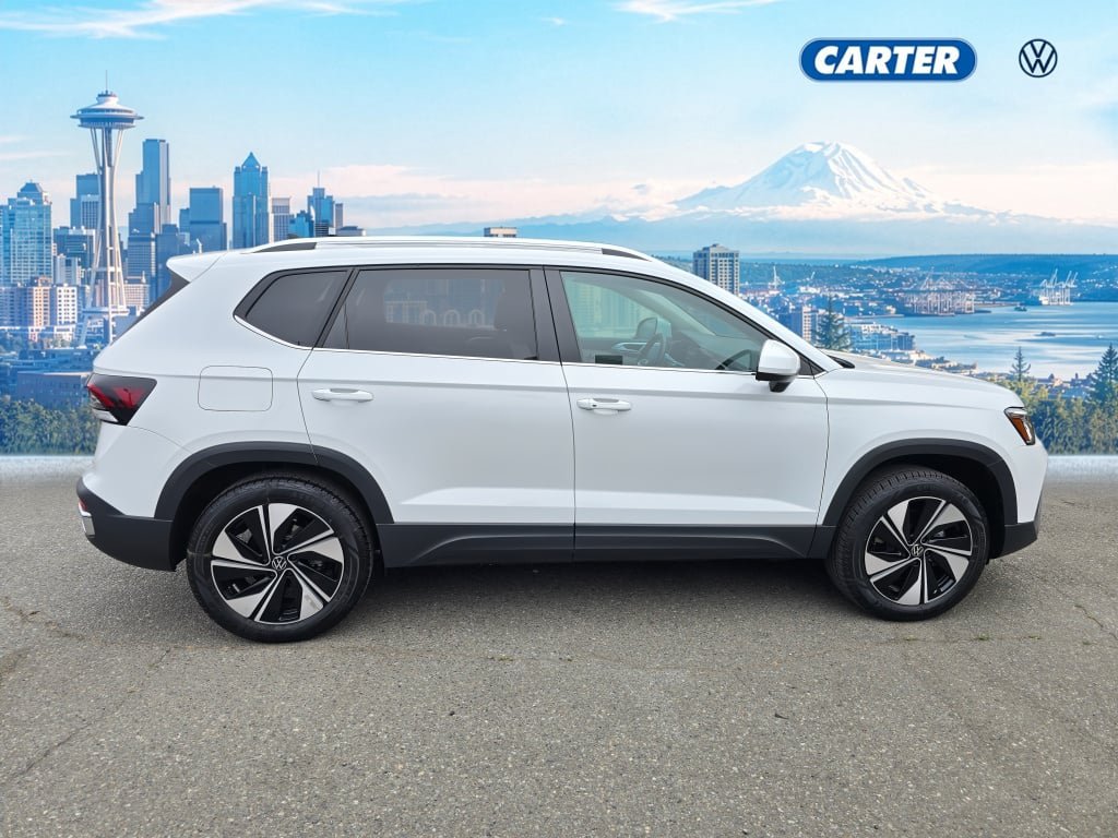 Certified 2025 Volkswagen Taos SE AWD/4WD image 2