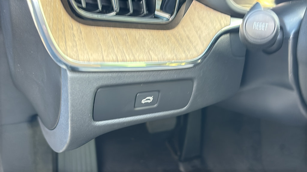 New 2027 Volvo XC60 B5 Plus AWD/4WD image 14