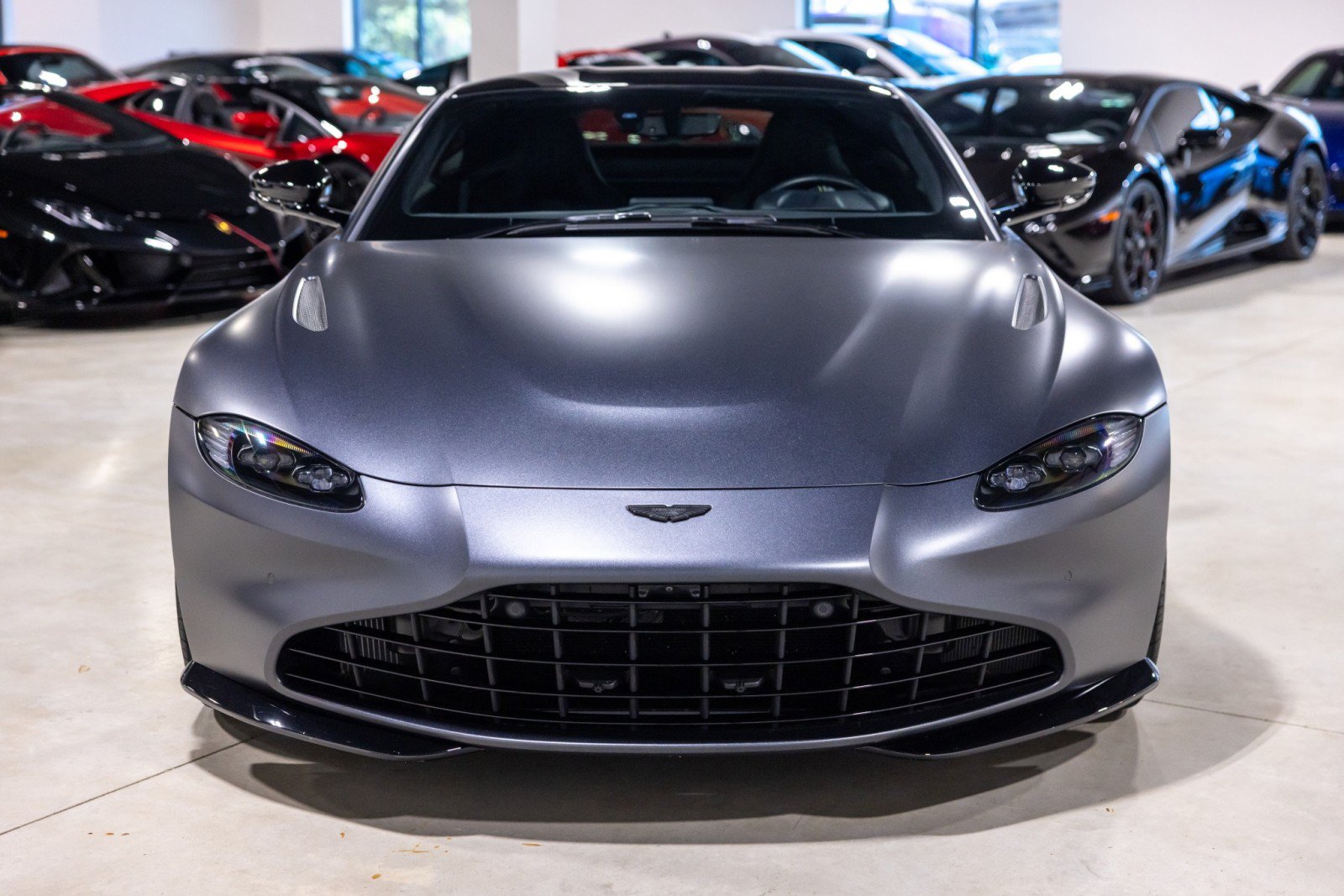 Used 2022 Aston Martin V8 Vantage Coupe RWD image 11