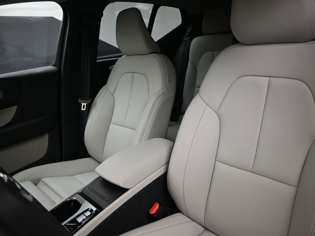 New 2026 Volvo XC40 B5 Ultra w/ Protection Package Premier image 23