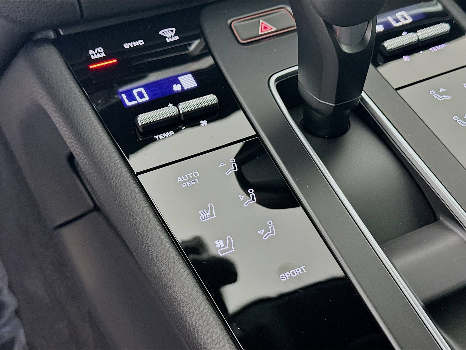 New 2026 Porsche Macan AWD/4WD image 27