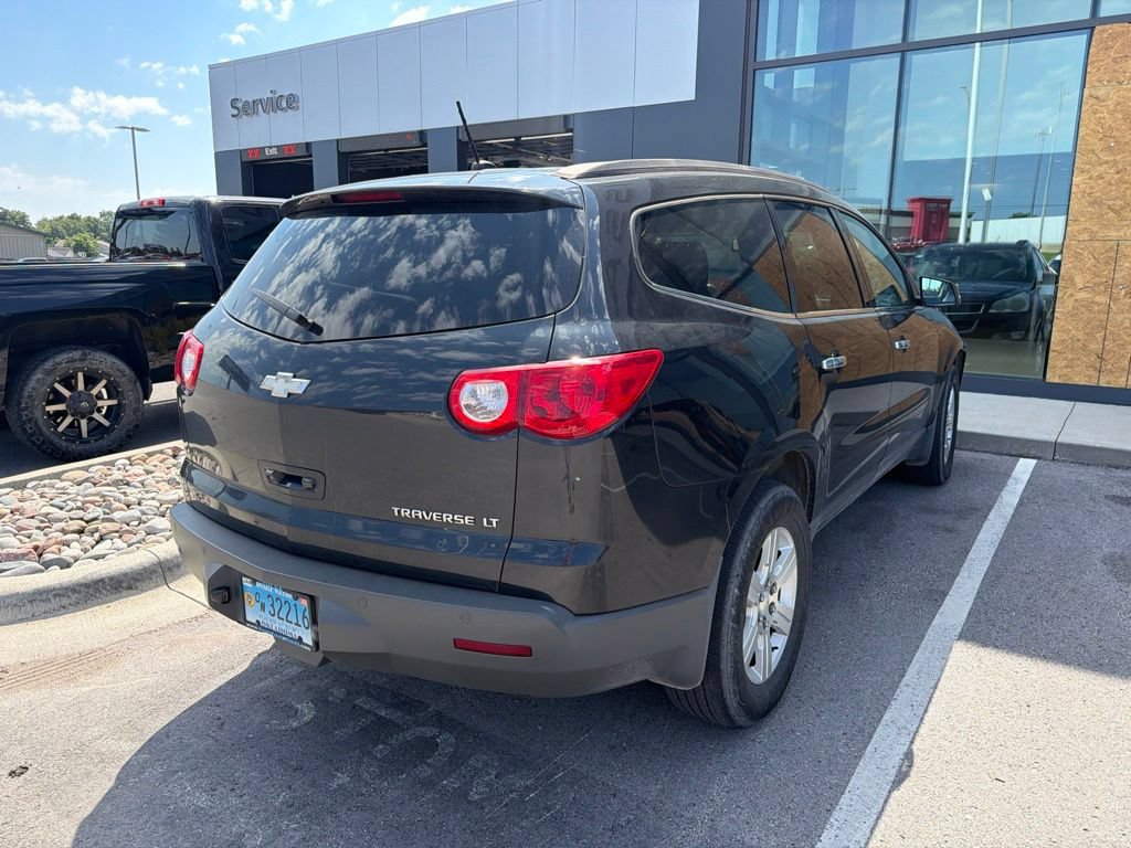 Used 2011 Chevrolet Traverse LT FWD image 5