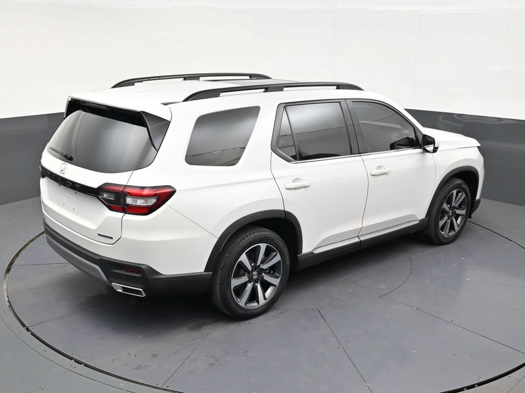 Used 2024 Honda Pilot Touring image 16