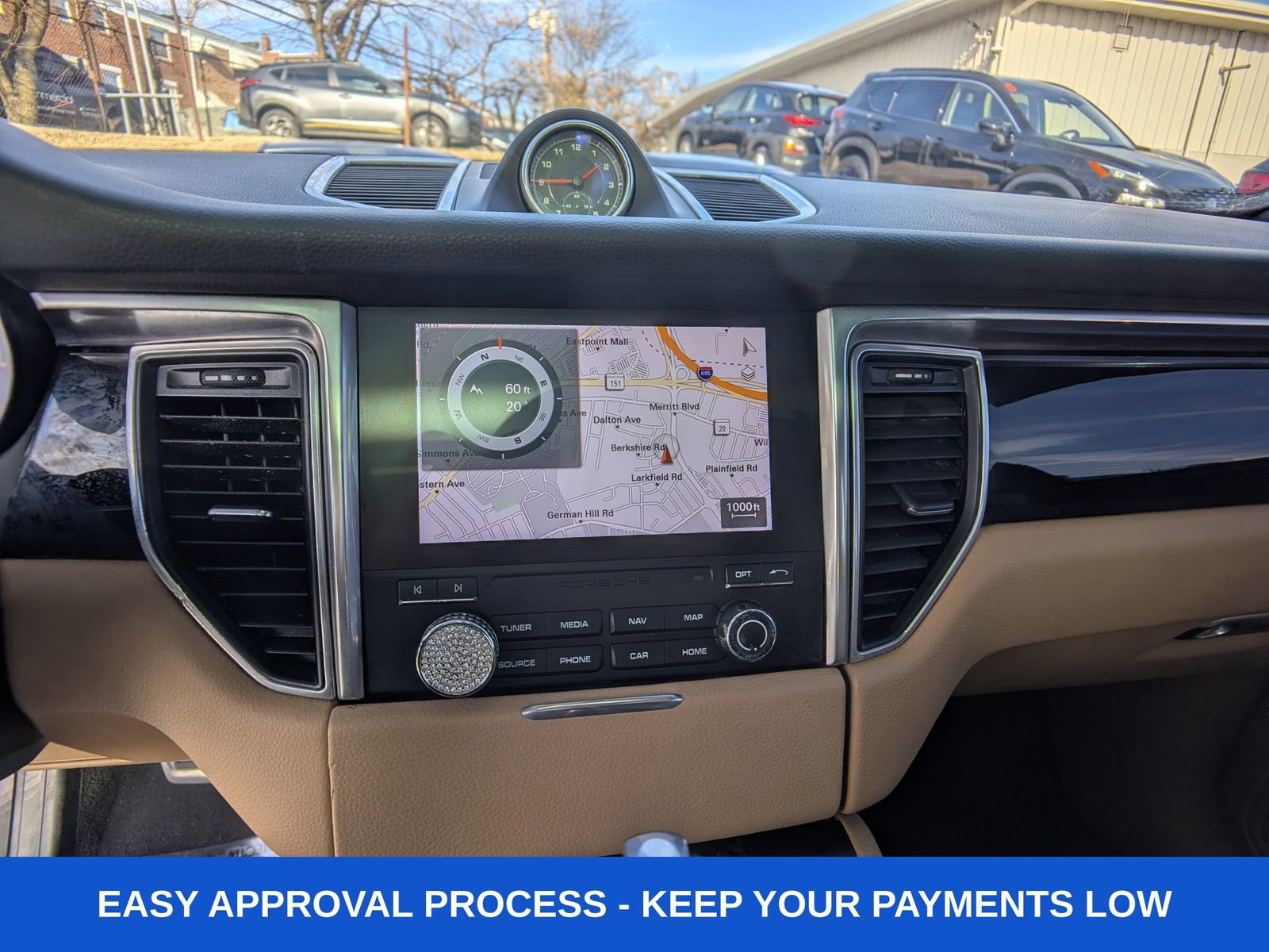 Used 2018 Porsche Macan image 25