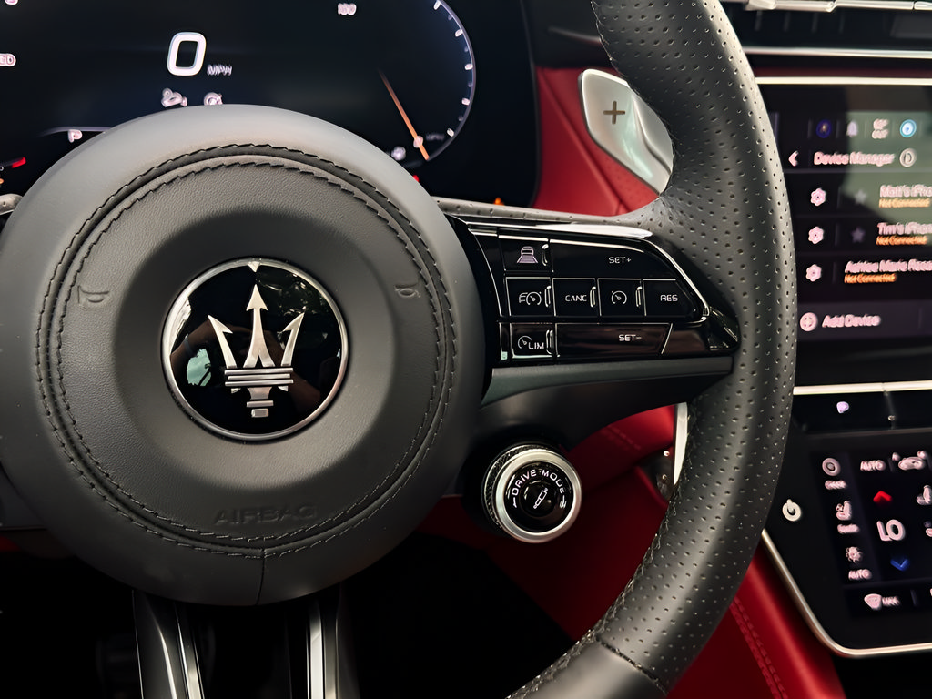 Used 2024 Maserati Grecale Trofeo AWD/4WD image 15