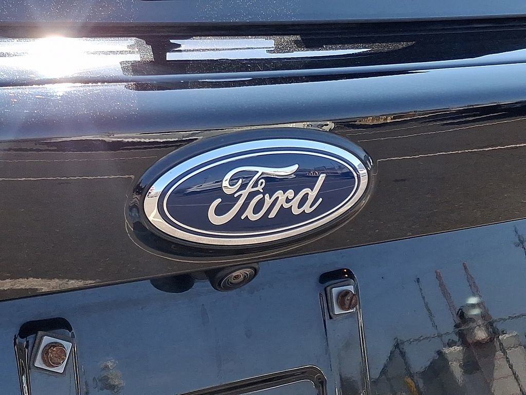 Used 2019 Ford Escape Titanium image 31